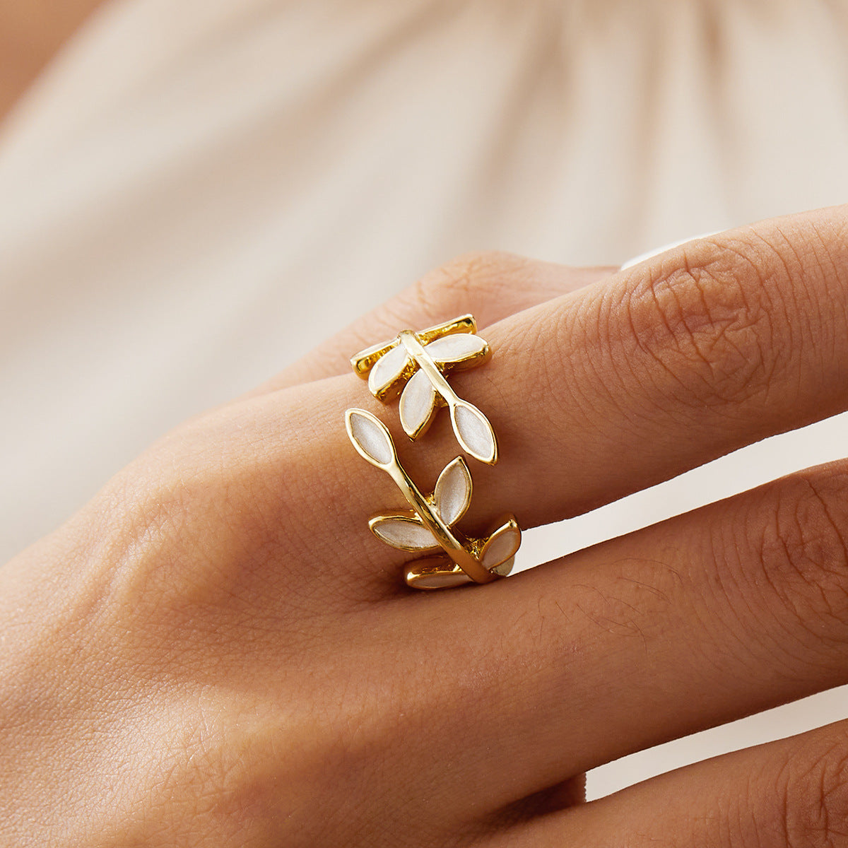 Issabeau™ Justerbar ring med blade