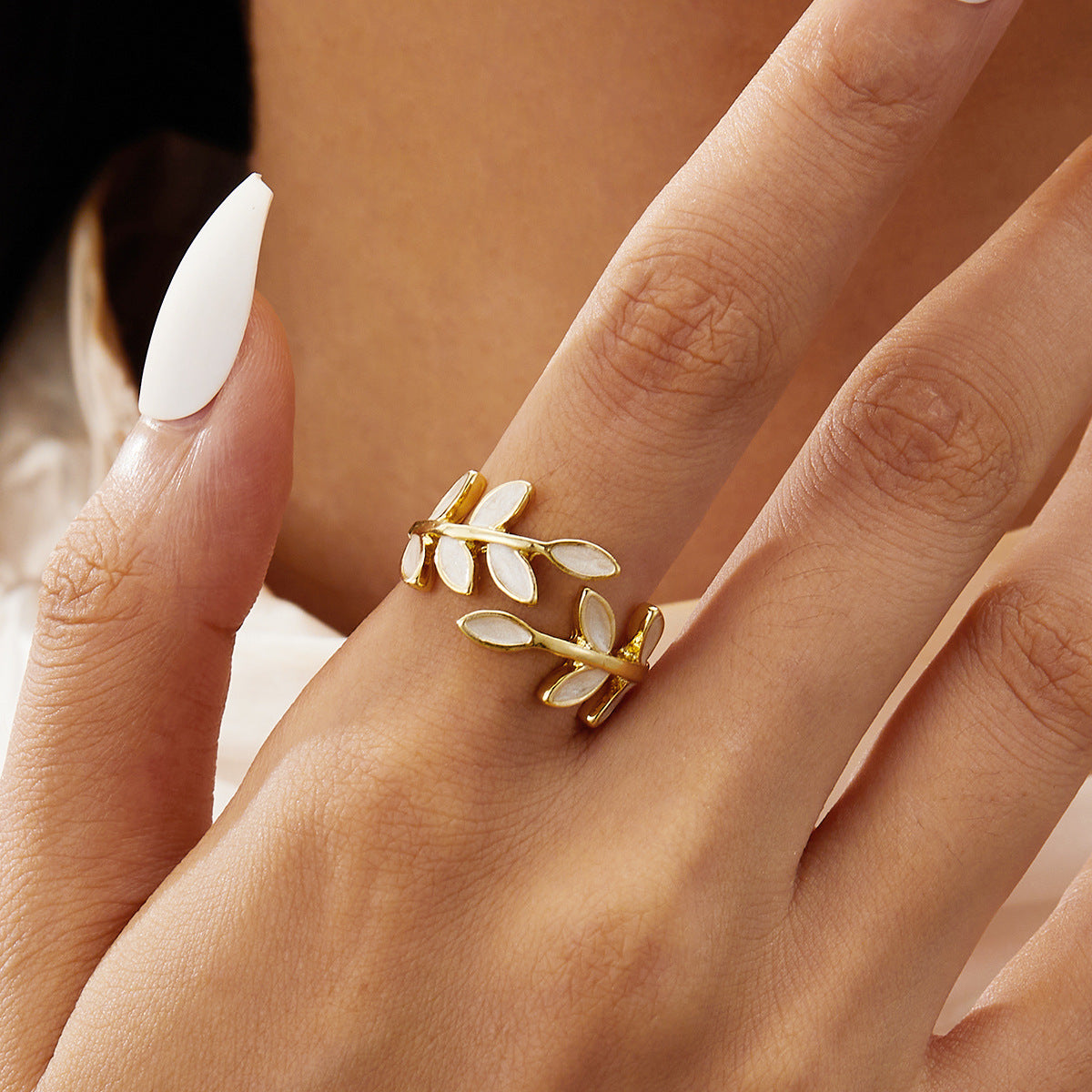 Issabeau™ Justerbar ring med blade