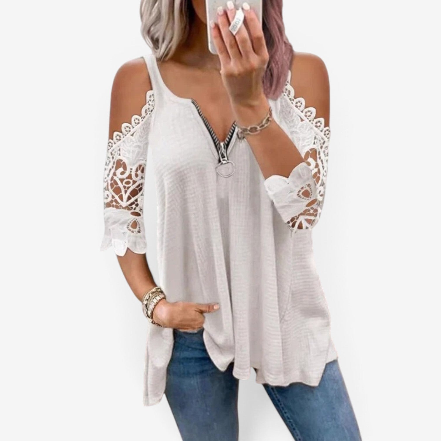 Deliah™ Bluse med blondeærmer